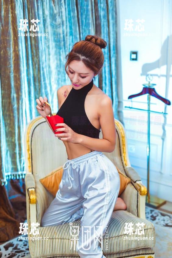 GIRLT果团网-糖果儿 GIRLT果团网 - 糖果儿最新一波眼镜套图,谁说眼镜老土?这波简单又时尚!