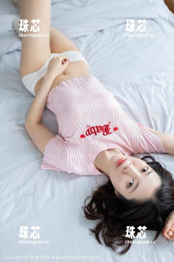 IMiss爱蜜社-王沫儿SaSa IMiss爱蜜社 - 发觉王沫儿SaSa的连衣裙套图里,偶尔onemore是多余的吗?她好像随时都可以是个艺术家。