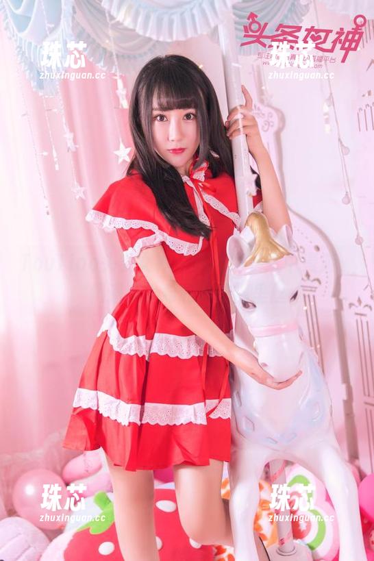TouTiao头条女神-莫小希 TouTiao头条女神 - 在高清壁纸中漫游,偶遇莫小希和她的裤里丝