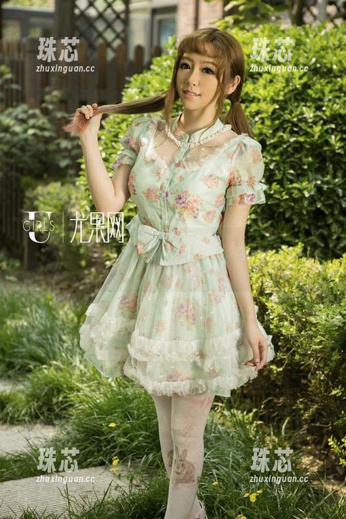 UGirls尤果网-乔依琳 UGirls尤果网 - 我发现乔依琳的纯白写真其实是资源大作战!