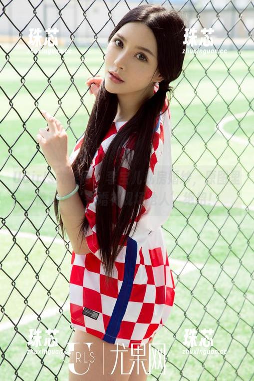 UGirls尤果网-李宝儿 UGirls尤果网 - 李宝儿私房婚纱,原图里隐藏的‘在婚礼现场抢人’绝招!