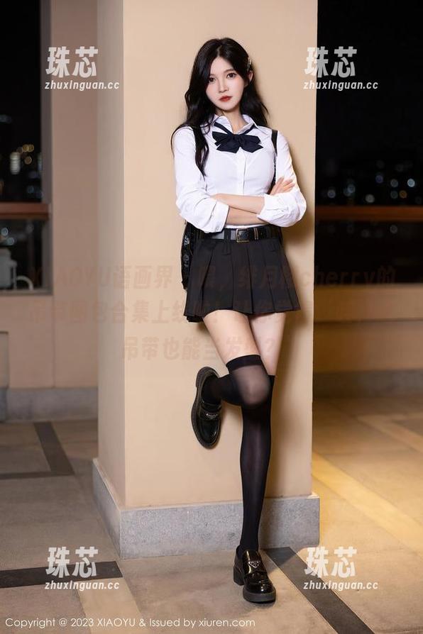 XIAOYU语画界-绯月樱cherry XIAOYU语画界 - 喂,绯月樱cherry的吊带图包合集上线啦!让你觉得‘哇,这吊带也能当发型?’