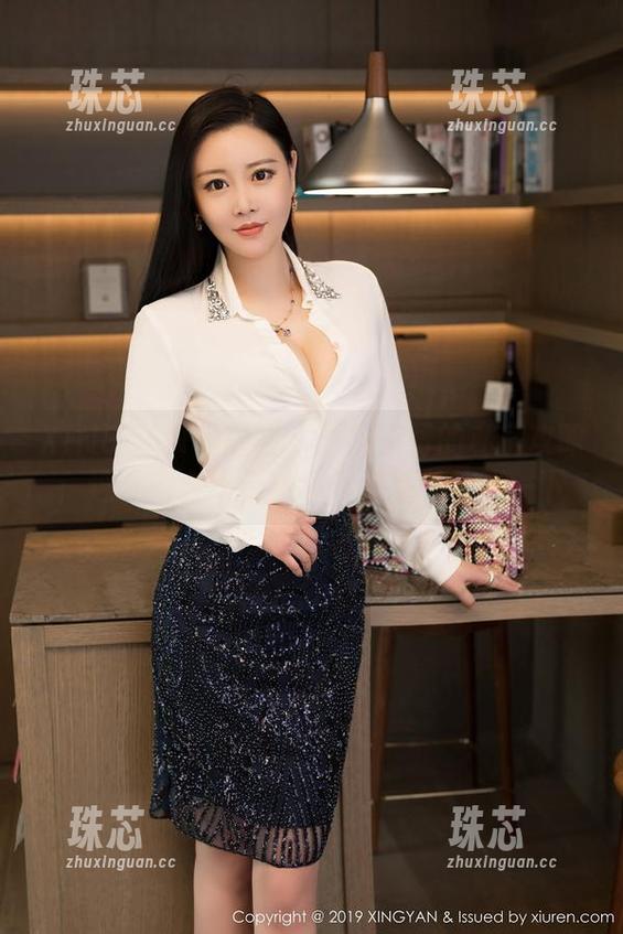 XINGYAN星颜社-王俪丁呀 XINGYAN星颜社 - 王俪丁呀的私房攻略:这礼服合不合身真得对镜子认真一下