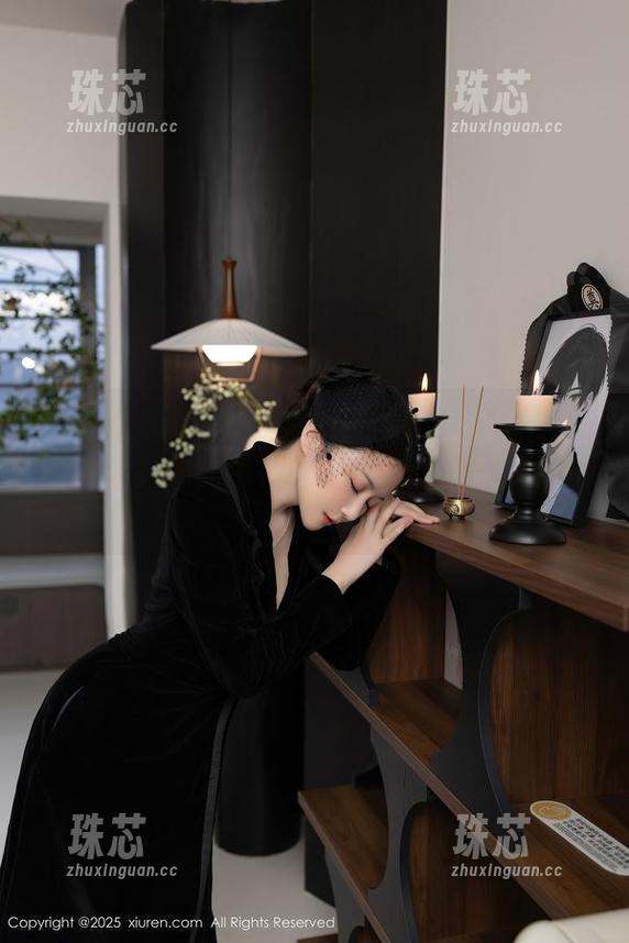 Xiuren秀人网-Angela喜欢猫 Xiuren秀人网 - Angela喜欢猫嫌户外不够酷?她的定制作品让你一秒想出旅行的理由。