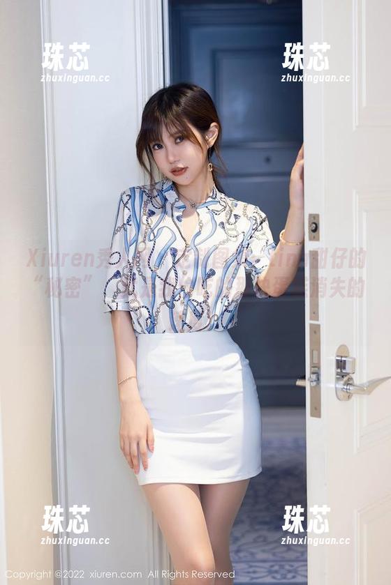 Xiuren秀人网-tina甜仔 Xiuren秀人网 - 定制图集:tina甜仔的“秘密”,就是我偷吃的那块蛋糕消失的速度!