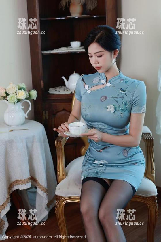 Xiuren秀人网-戴允祺zoe Xiuren秀人网 - 好奇戴允祺zoe的女友?快来领略图包的勃发魅力,话说这算不算窥探?