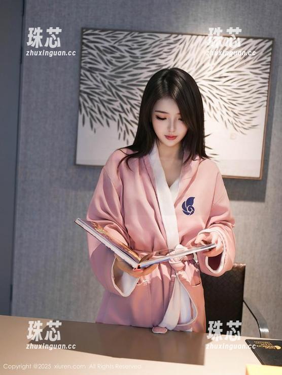 Xiuren秀人网-林文文yooki Xiuren秀人网 - 无圣光下的林文文yooki:职业装大赛,谁是最能干的模特?