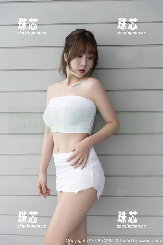 YouMi尤蜜荟-朱可儿Flower YouMi尤蜜荟 - 美图大曝光:朱可儿Flower在海边偷偷喂鱼(还是教鱼游泳)