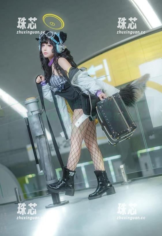 一千只猫薄禾 一千只猫薄禾最新护士写真让人有种微妙的不安…明明是护士,却像是在传递什么暗示。