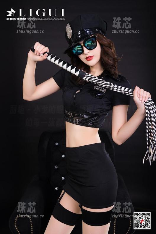 丽柜 - 小戈的眼镜，原图像个谜，图包里的每一张都让人想要细细品味。