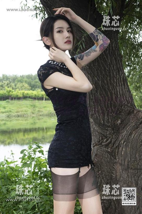 丽柜-王炜炜 丽柜 - 谁说连体衣不够好?看王炜炜的美图,再来一波精选,让你不会失望。