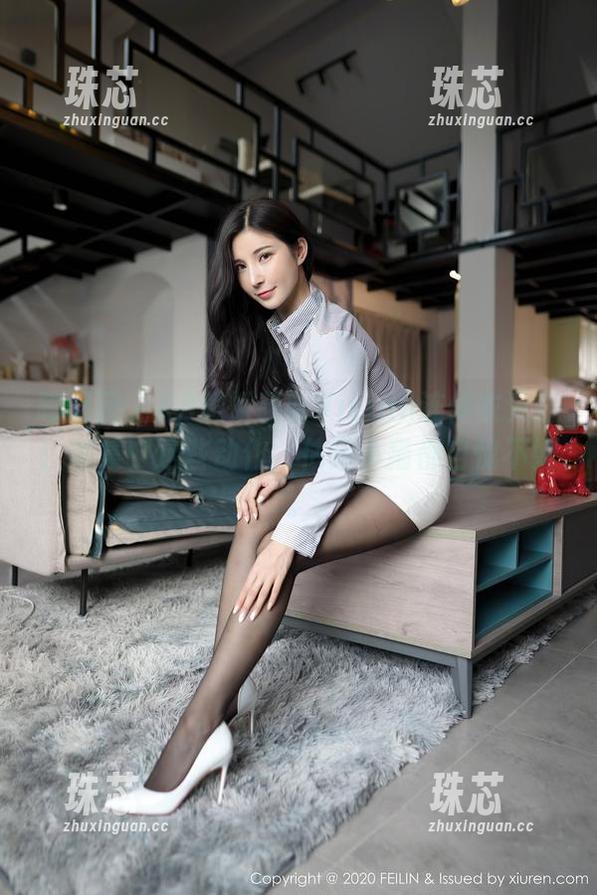 嗲囡囡-K8傲娇萌萌Vivian 嗲囡囡 - K8傲娇萌萌Vivian连体衣更新!图集中这些动作,估计小猫都自愧不如。