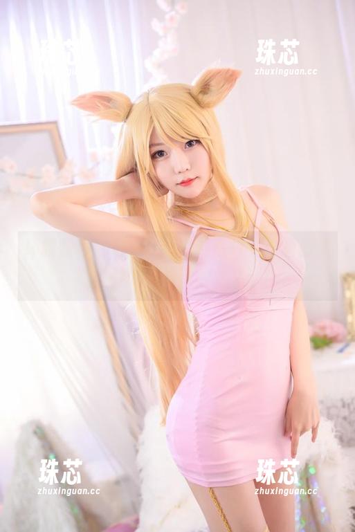 坏露露香宝 坏露露香宝阳光庭院定制写真,这制服果然是‘好心情’的代名词!