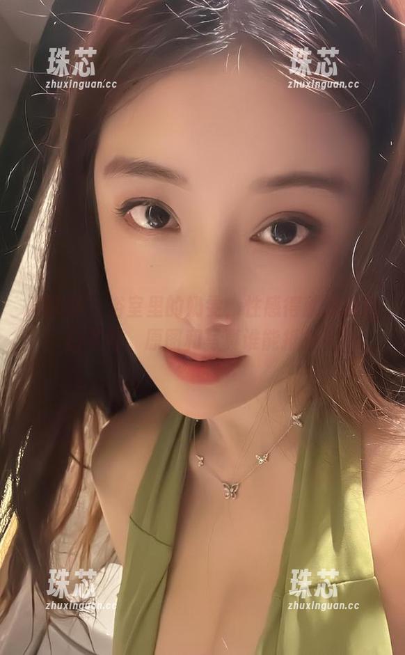 奶雯 微密圈 - 浴室里的奶雯,性感得就像没把门关好,原图和写真谁能抵挡?