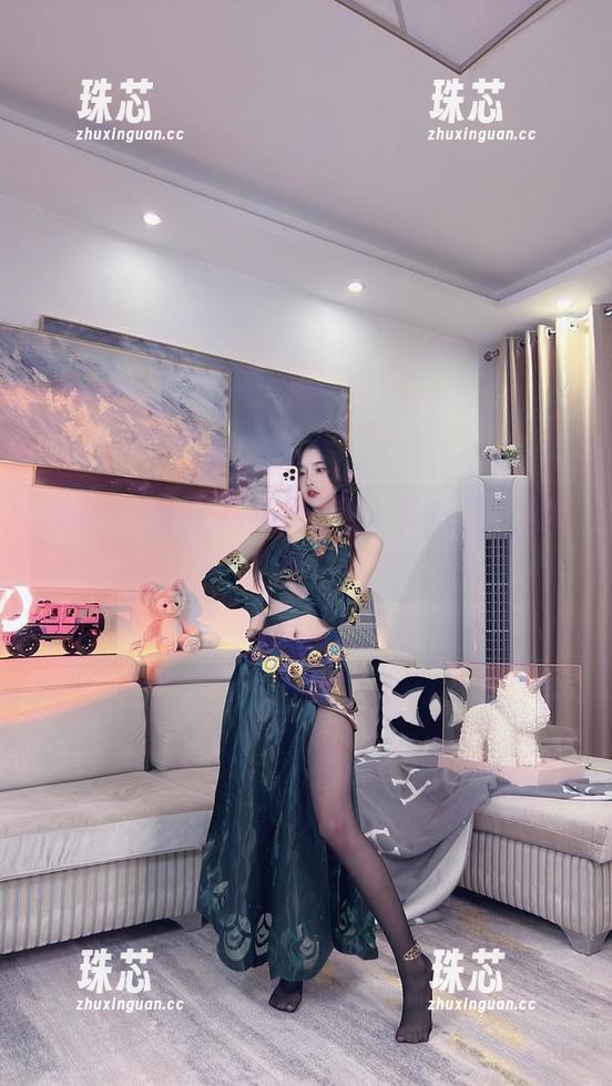 小小奶瓶儿 最新!小小奶瓶儿的原图,竟然是个丝带控?