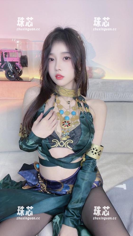 小小奶瓶儿 小小奶瓶儿的写真之旅:温柔如春风,美图不止一个!