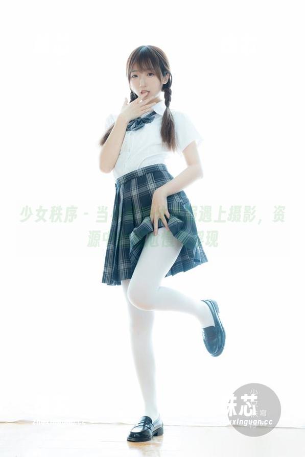 少女秩序-小葵 少女秩序 - 当小葵的体操服遇上摄影,资源中的尴尬慢慢浮现