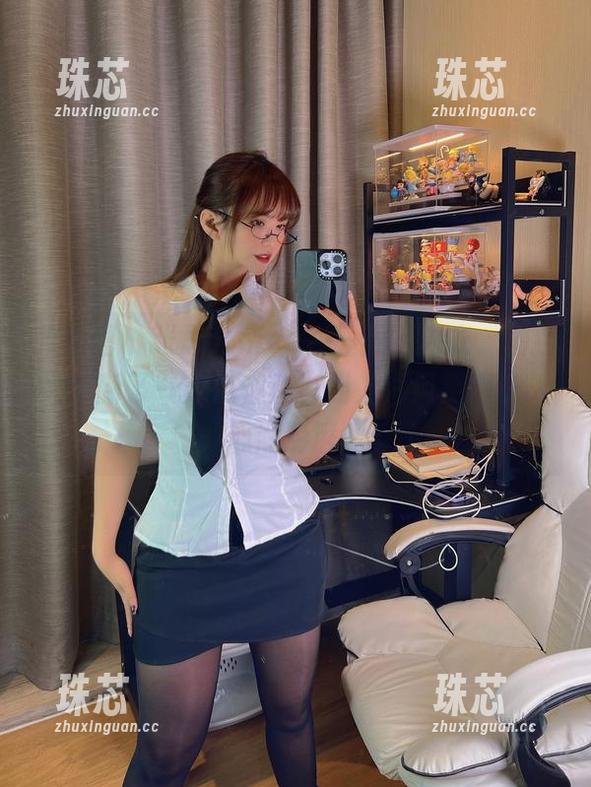 张思允nice 微密圈 - 张思允nice在三亚晒内衣,图包又更新了一点点性感,配上海风更是让人心潮澎湃~