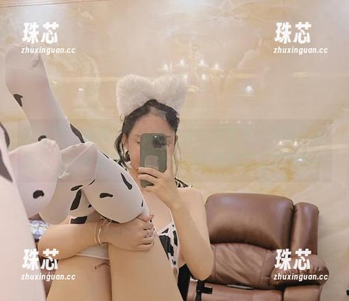 张鑫baby 微密圈 - 张鑫baby的白衬衫写真集,可能会让我产生一种错觉,觉得自己也能穿出这种气质?