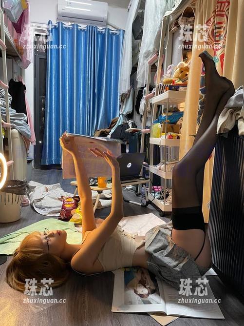 微密圈 - 无欲无求的推土君的少女写真：我表面是壁纸，内心是沙雕！