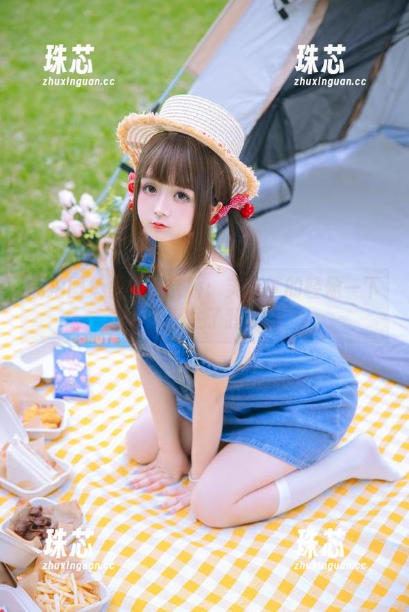 日奈娇 私拍图集里的日奈娇:芙莉莲的轻盈一下就抓住了我。