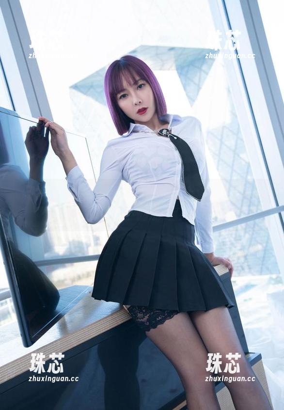 果儿Victoria 微密圈 - 果儿Victoria在线:谁说黄色战袍不够时髦?