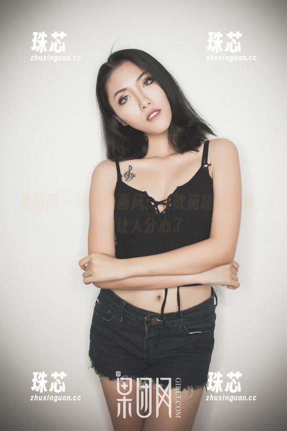 果团网-黄歆苑 果团网 - 妹妹的画风:黄歆苑精选图集,太让人分心了