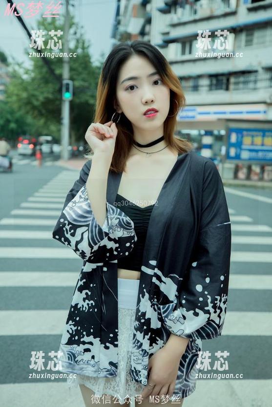 梦丝女神-灵唯 梦丝女神 - 灵唯的睡衣小宇宙:分享她的梦幻之旅