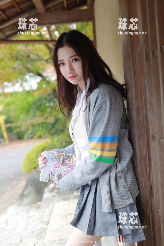 模范学院-甜筒晓彤 模范学院 - 挺好奇的,甜筒晓彤的全套裸足照片能给人什么样的惊艳?