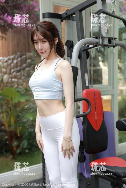 模范学院-艾莉Evelyn 模范学院 - 不同以往,艾莉Evelyn的无圣光耳语蕾丝,轻轻撩拨你的心弦。