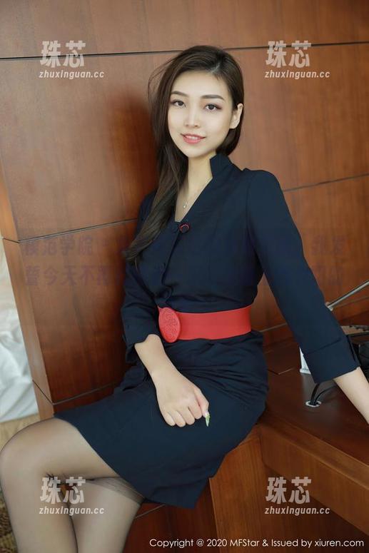 模范学院-黄乐然 模范学院 - 集齐黄乐然的旗袍美图,我发誓今天不再过得像一只在沙滩上晒太阳的海星!