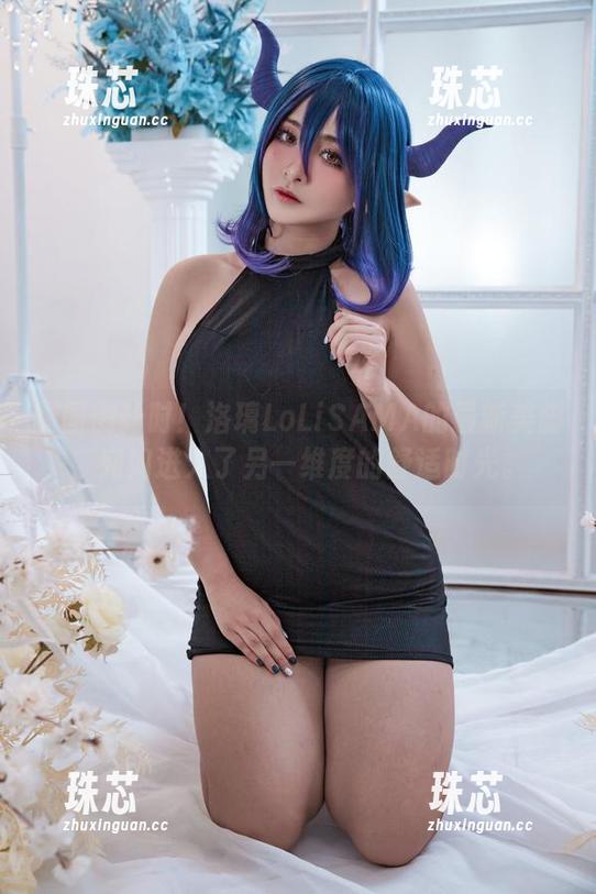 洛璃LoLiSAMA 原图倒计时!洛璃LoLiSAMA的最新美脚,宛如进入了另一维度的舒适时光。