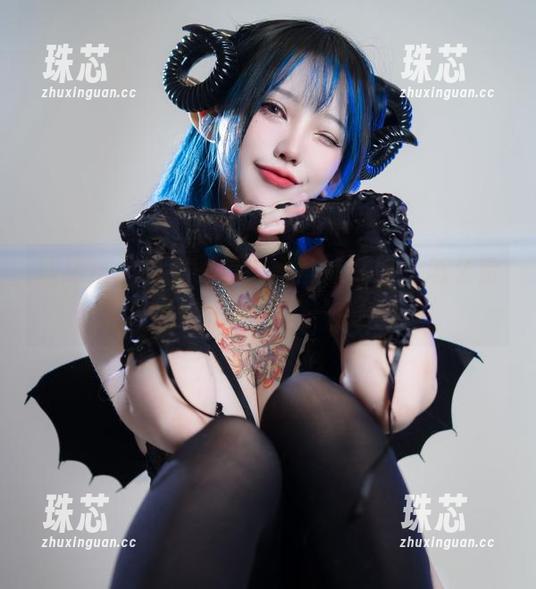 狐洛洛子 狐洛洛子的美图集:鲨鱼妹女仆,怎么觉得她稍微露了一点?