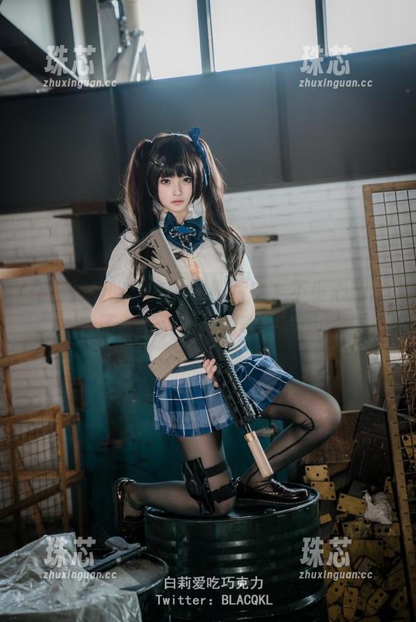 白莉爱吃巧克力 在白莉爱吃巧克力的照片中,不小心翻出了一堆芭芭拉的奇遇美图