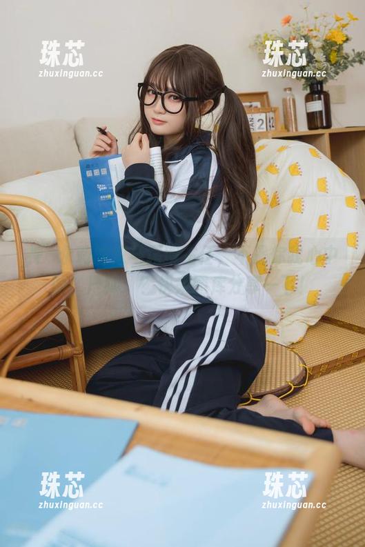 神沢永莉 神沢永莉的双马尾班主任,不是你我心中的‘严师’?快来图库分享一下!