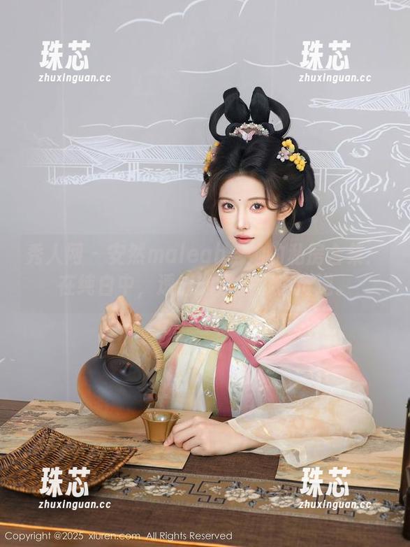 秀人网-安然maleah 秀人网 - 安然maleah与她的私房合集:在纯白中,透出的那点小小叛逆。