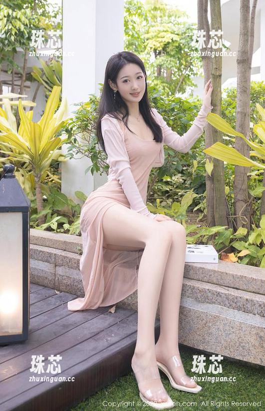 秀人网-徐莉芝Botty 秀人网 - 精选!徐莉芝Botty修女写真集:穿着修女服的日常,有趣又不失严肃