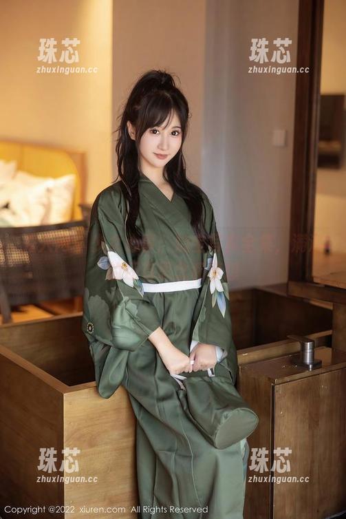 秀人网-灿宝 秀人网 - 少女心事:灿宝写真全集,满满的还有思念和梦想