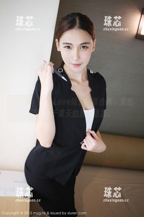 美媛馆-Love陆瓷 美媛馆 - 看!Love陆瓷吊带合集,果然还是属于夏天的那种清凉。