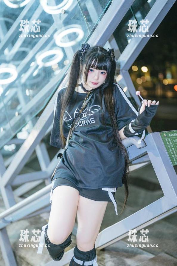 落落Raku 周末默契:落落Raku的最新图片,快来找找乐子!