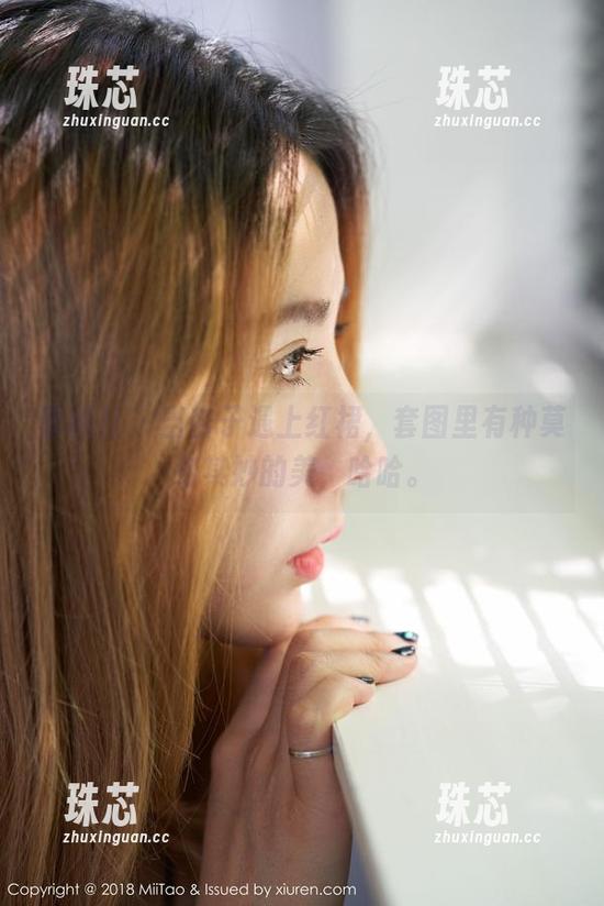 蜜桃社-杏子 蜜桃社 - 当杏子遇上红裙,套图里有种莫名其妙的美,哈哈。