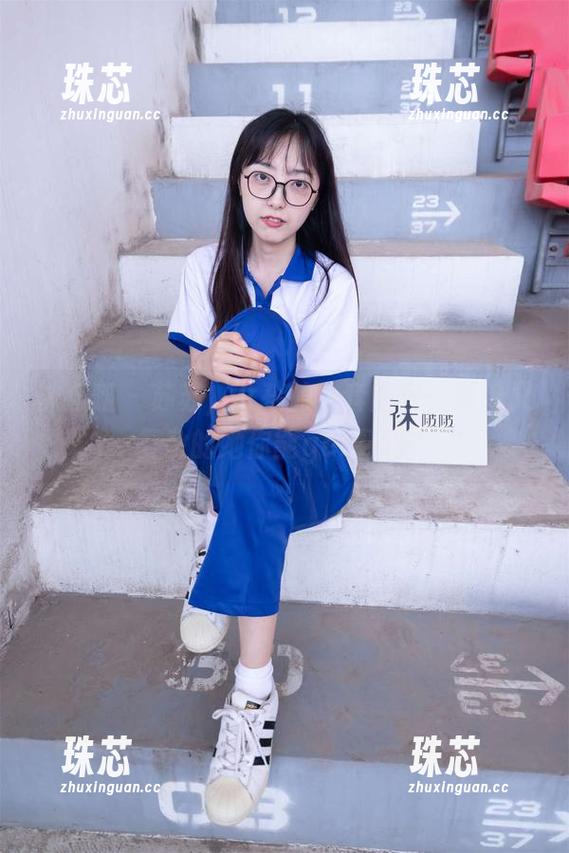 袜啵啵-苏苏 袜啵啵 - 苏苏,女孩的全套图包,简单又复杂的她你能get到吗?