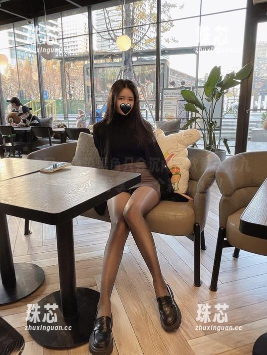 软妹小九九 微密圈 - 谁说黑色只会沉闷?软妹小九九的黑色写真分享,一个彩色心灵!