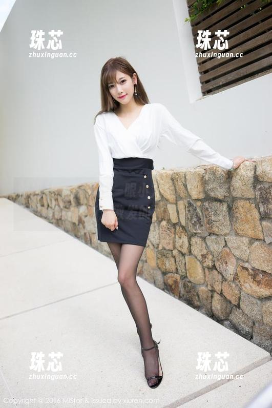 魅妍社-小尤奈 魅妍社 - 偷偷瞄一眼小尤奈的私人美图,JK特质渐渐散发的那股子,哇!